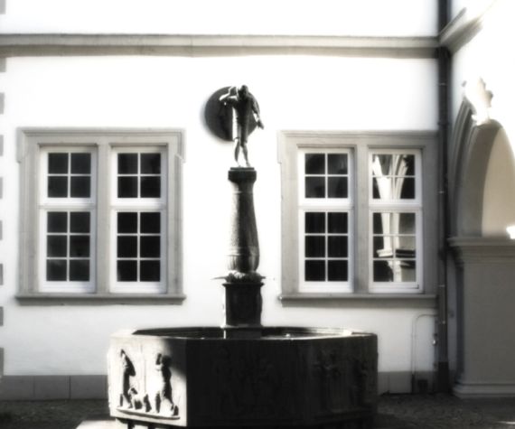Der Schängelbrunnen auf dem Willi-Hörter-Platz, im Hof des Koblenzer Rathauses